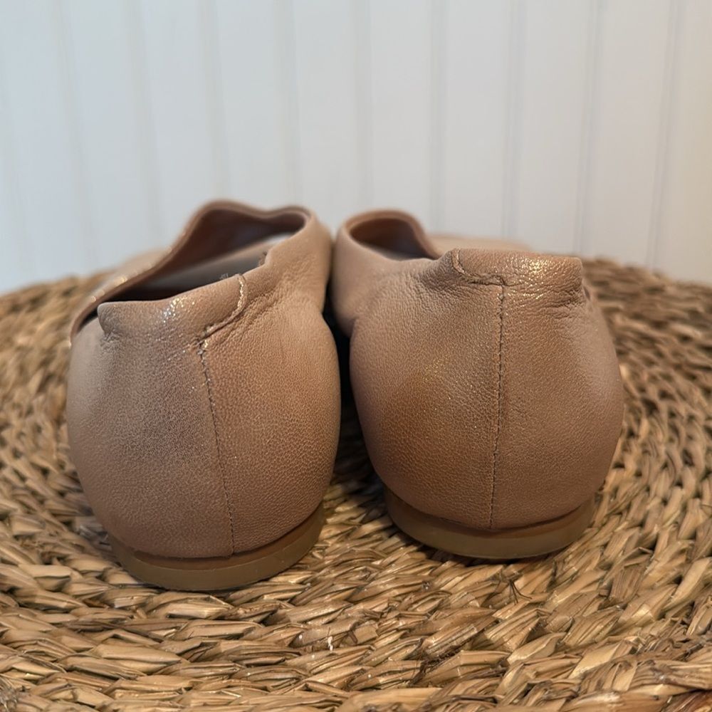 Anthropologie Open Toe Flats Metallic Beige Leather Shoes - Size: 8 - Picture 6 of 13